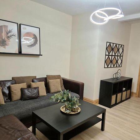 Rooms In Manchester 6 Minutes Drive To Victoria Station 外观 照片
