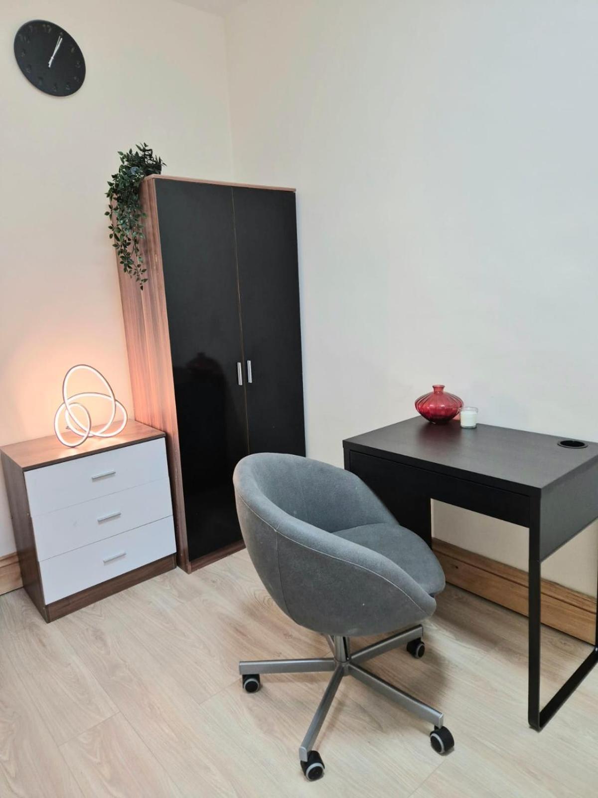 Rooms In Manchester 6 Minutes Drive To Victoria Station 外观 照片
