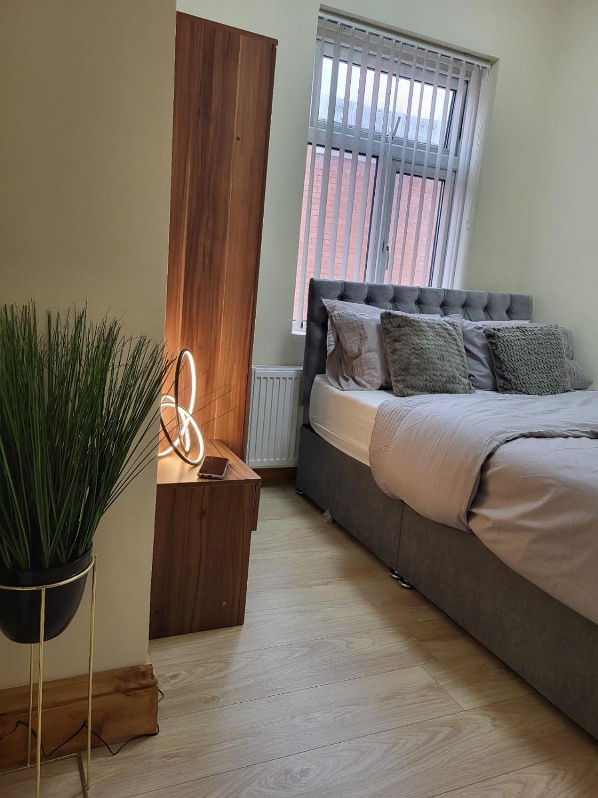 Rooms In Manchester 6 Minutes Drive To Victoria Station 客房 照片